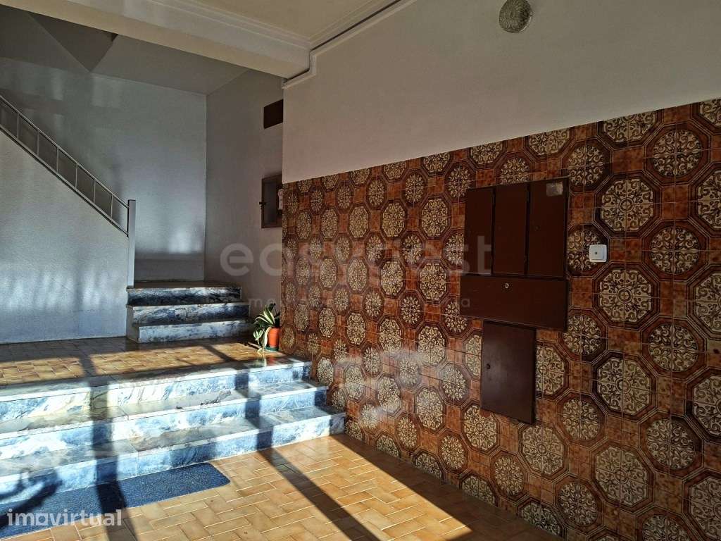 Apartamento T2 para Venda | Junto à Loja do Cidadão de Setúbal - Grande imagem: 5/18