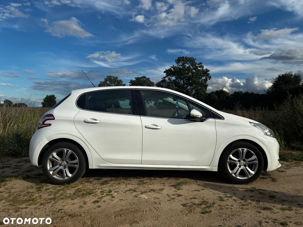 Peugeot 208 82 VTI Allure - 1