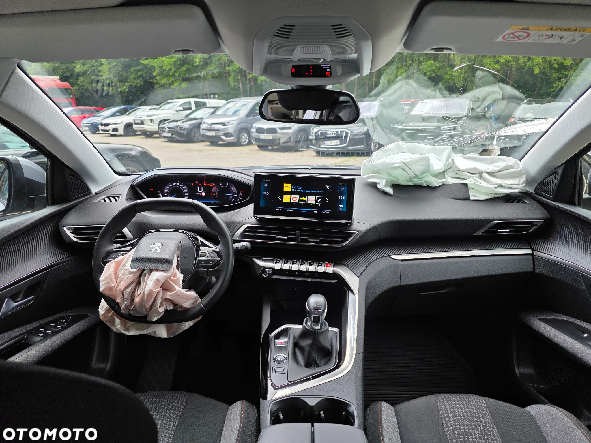 Peugeot 3008 1.5 BlueHDi Allure S&S - 21