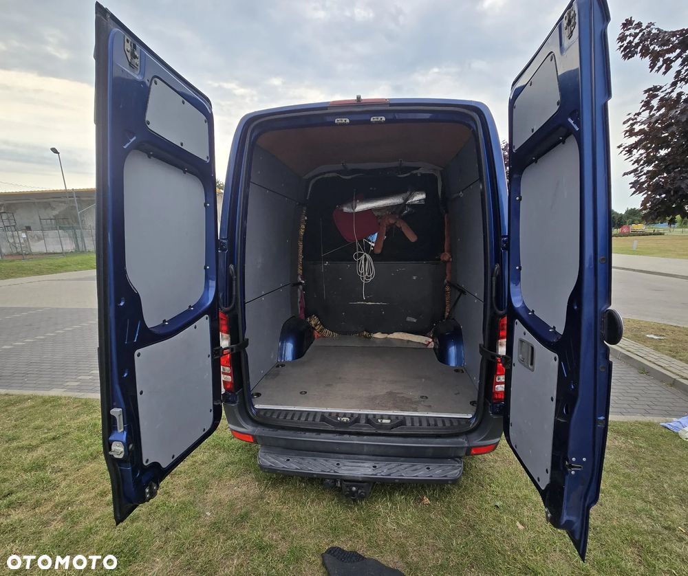 Mercedes-Benz Sprinter - 13