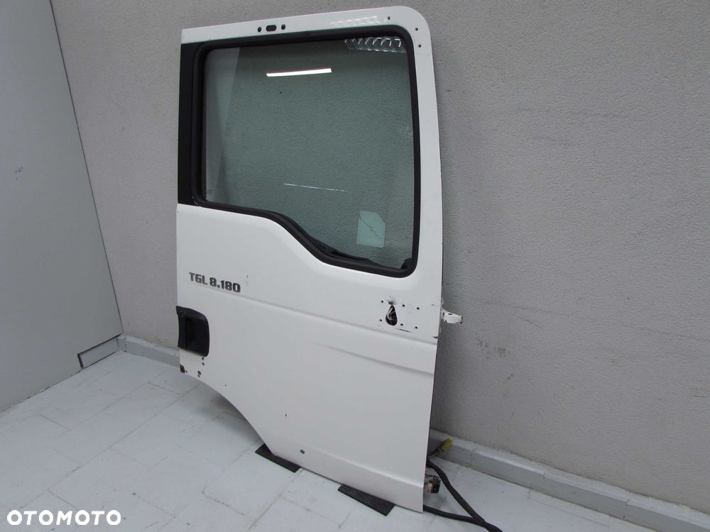 MAN TGL TGM TGA 8-180 07-12 DRZWI PRAWE PRZOD KPL - 2
