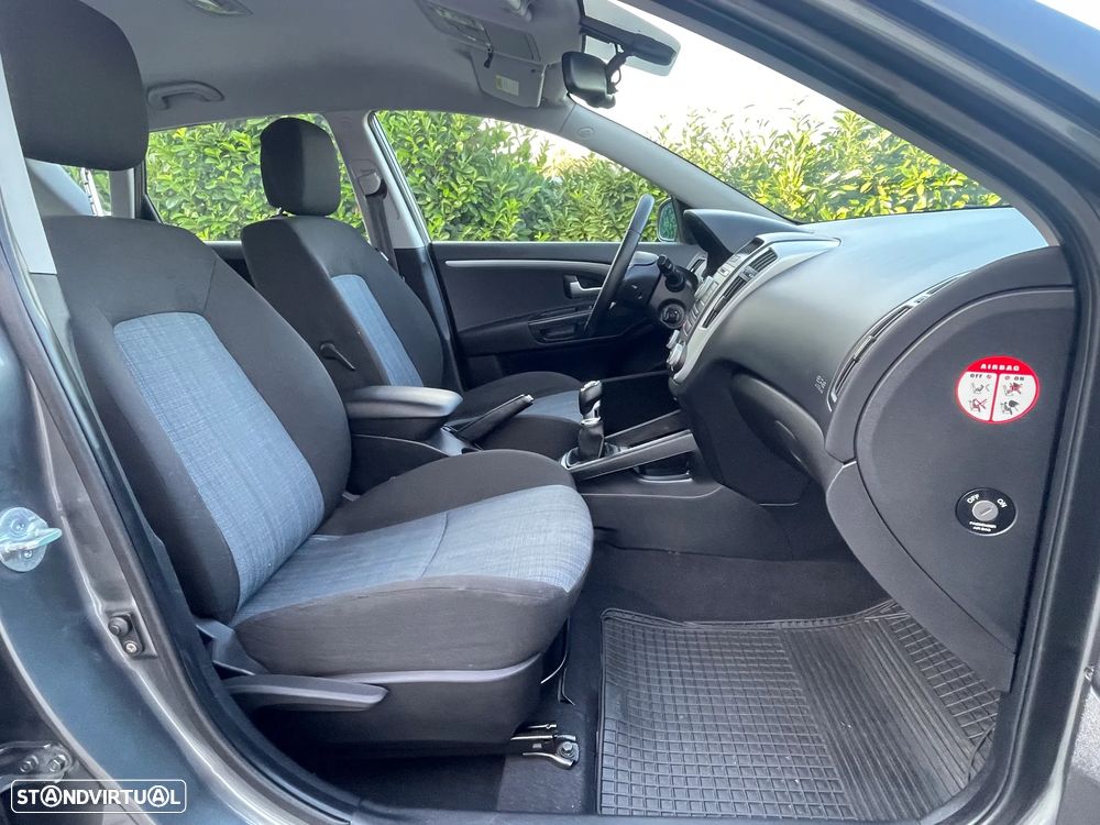 Kia Ceed 1.6 CRDi EX Eco - 19
