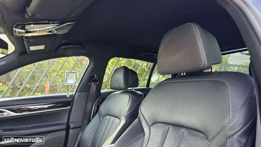 BMW 750 d xDrive Pack M - 24