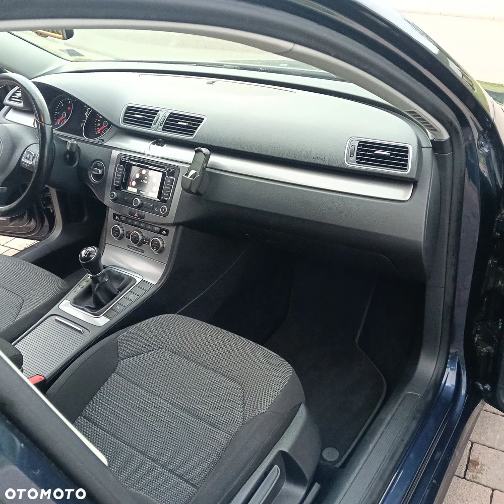 Volkswagen Passat 2.0 TDI Comfortline - 15