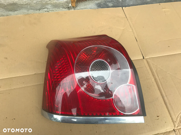 Toyota Avensis T25 Lift 06-08 Lampa Tył Lewa Sedan