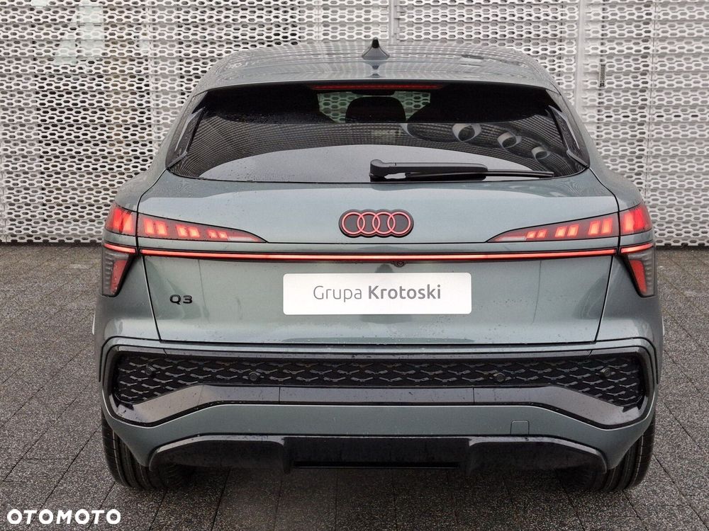 Audi Q3 Sportback - 9