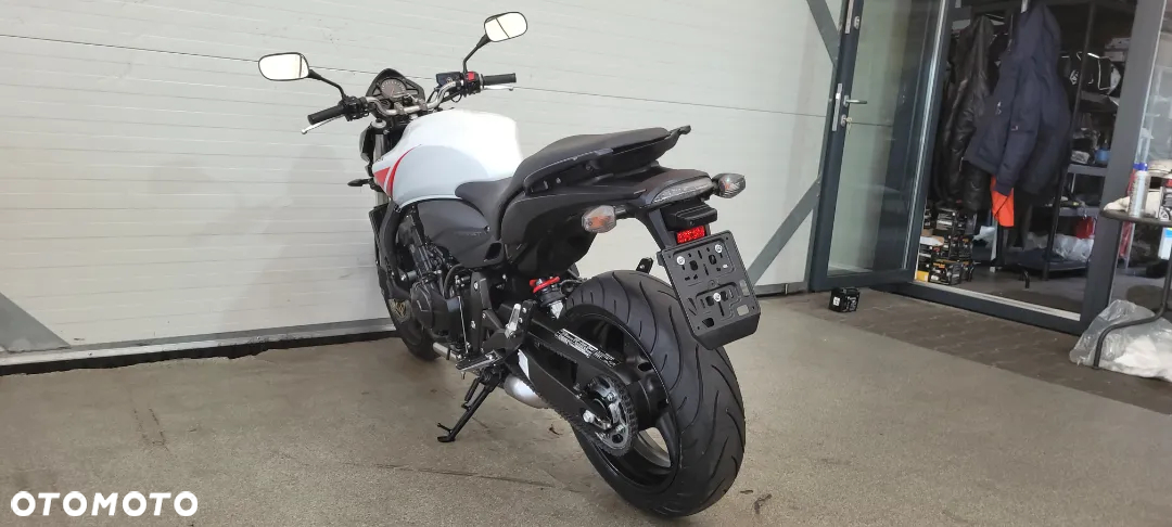 Honda Hornet - 25