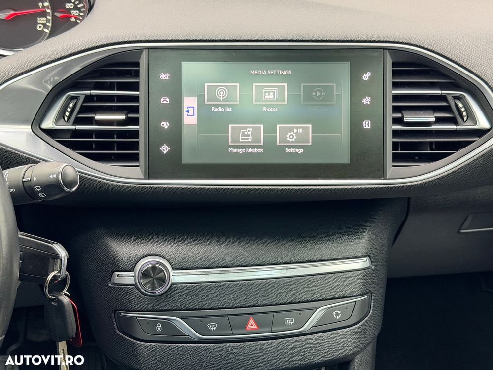 Peugeot 308 SW e-HDi 115 Stop & Start Allure - 28