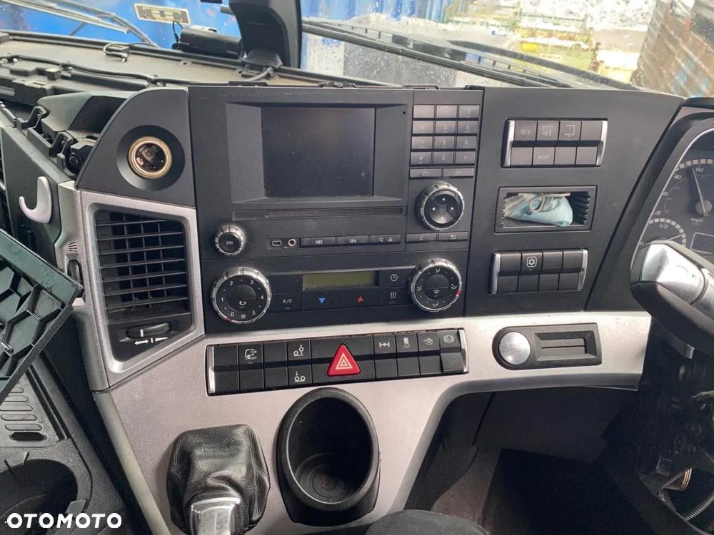 MERCEDES ACTROS MP4,MP5 - radio,nawigacja A 000 446 76 62 - 2