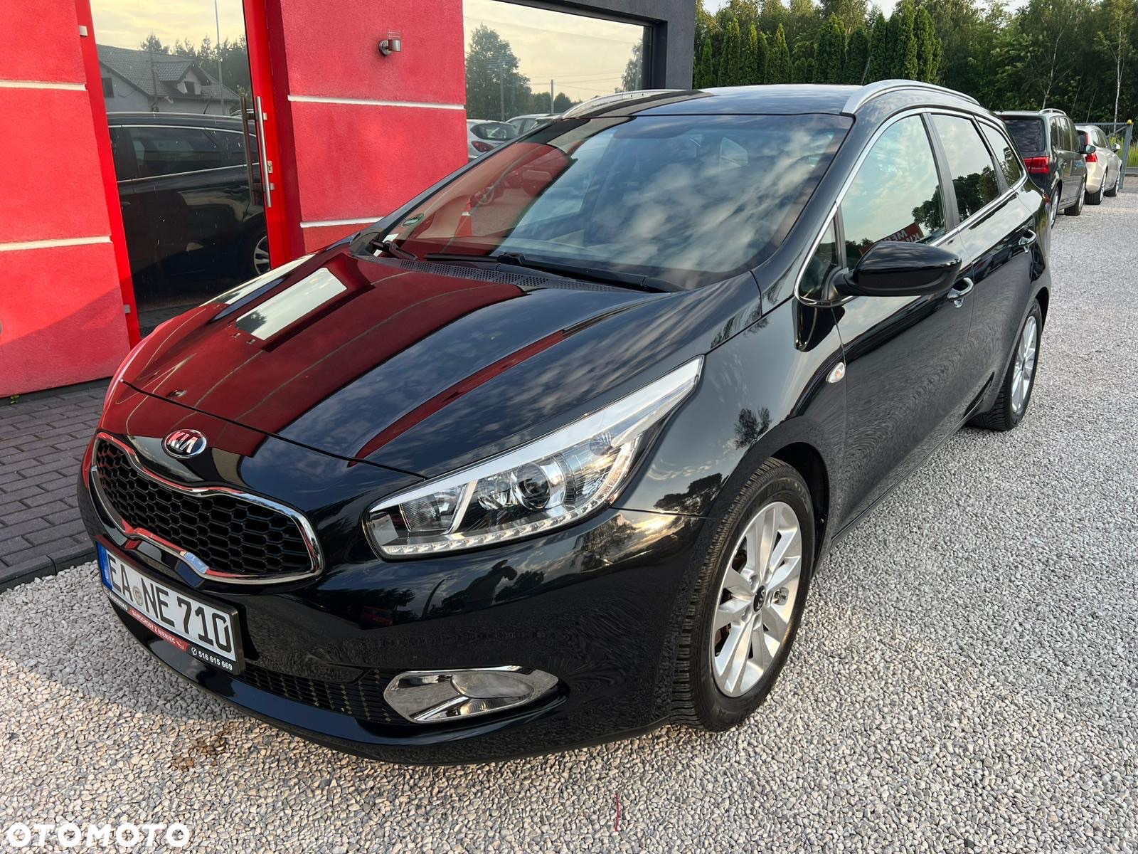 Kia Ceed 1.6 CRDi 128 ISG SW Dream Team Edition - 3