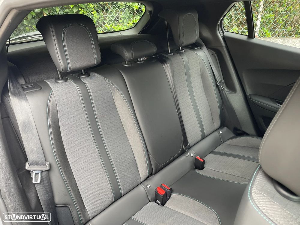 Peugeot e-2008 Allure Pack - 26
