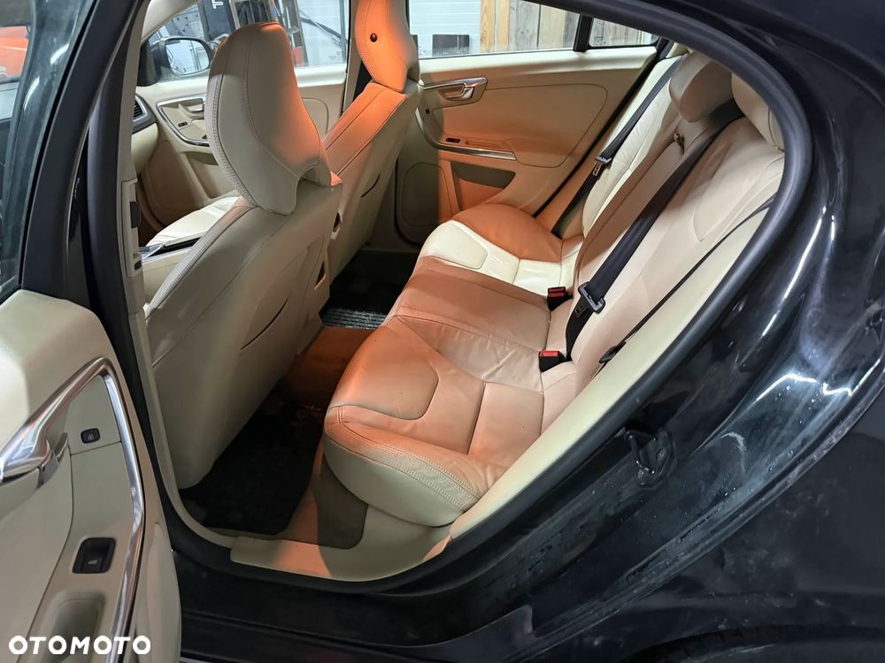 Volvo S60 2.5 T5 - 11