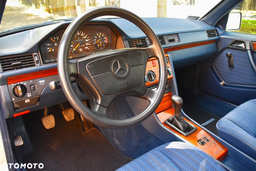Mercedes-Benz Klasa E - 17