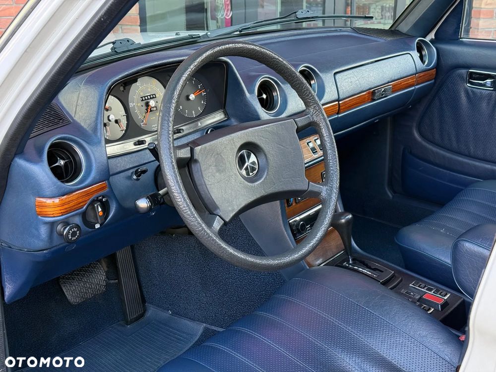 Mercedes-Benz W123 - 19