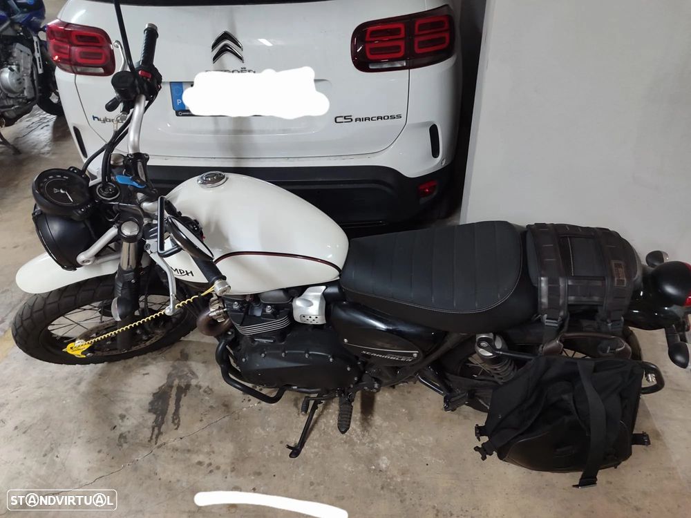 Triumph Scrambler - 13