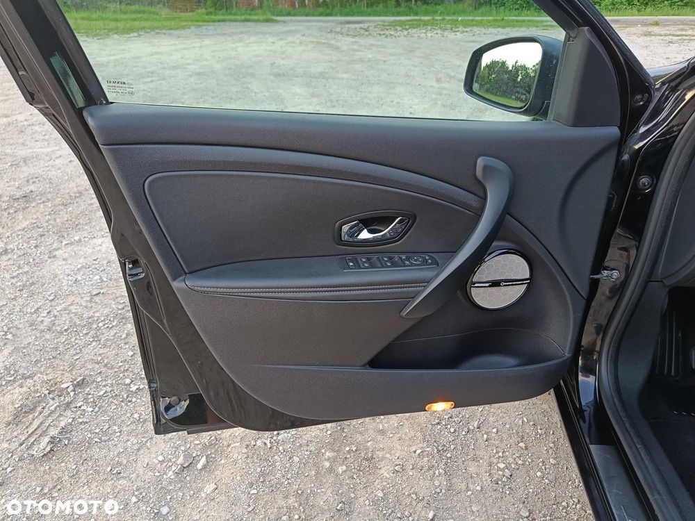 Renault Megane ENERGY TCe 130 BOSE EDITION - 17