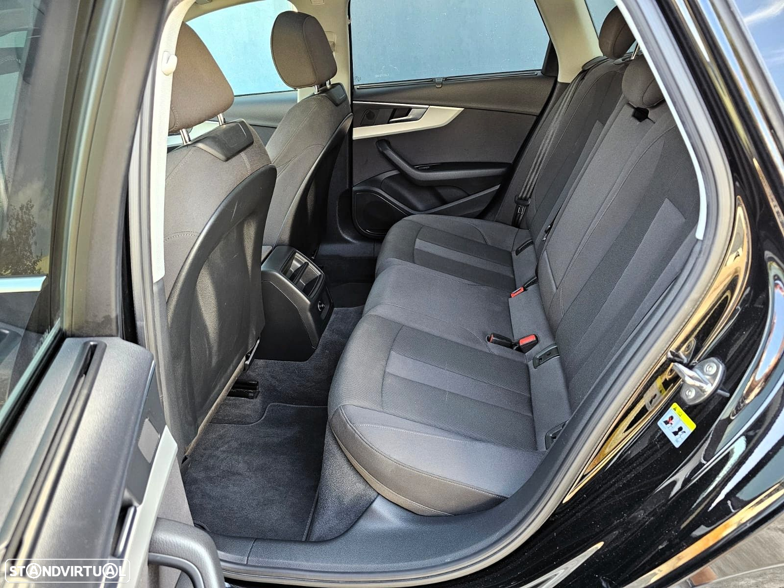 Audi A4 Avant 30 TDI S tronic - 10