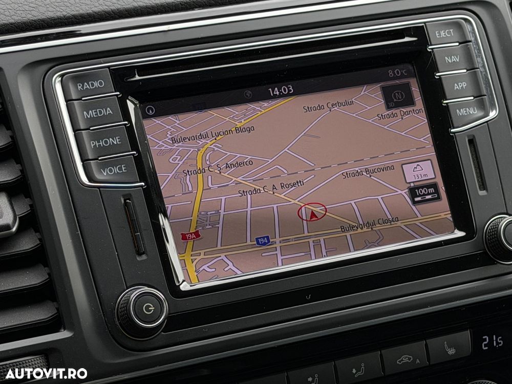 Volkswagen Multivan - 30