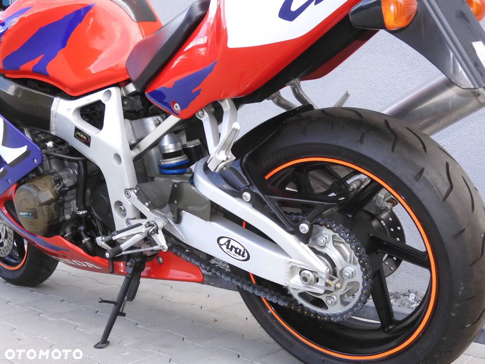 Honda CBR - 32