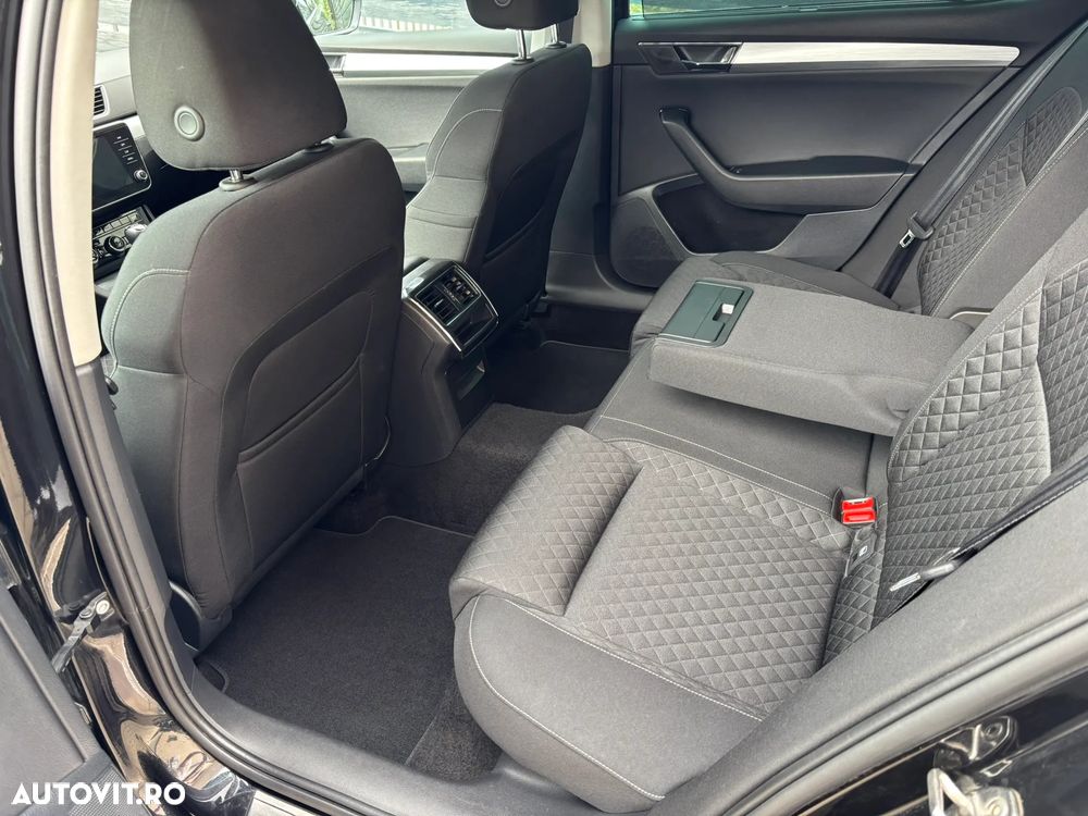 Skoda Superb 2.0 TDI DSG Ambition - 25