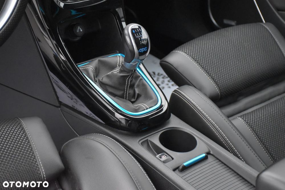 Opel Astra OPC Start/Stop - 24