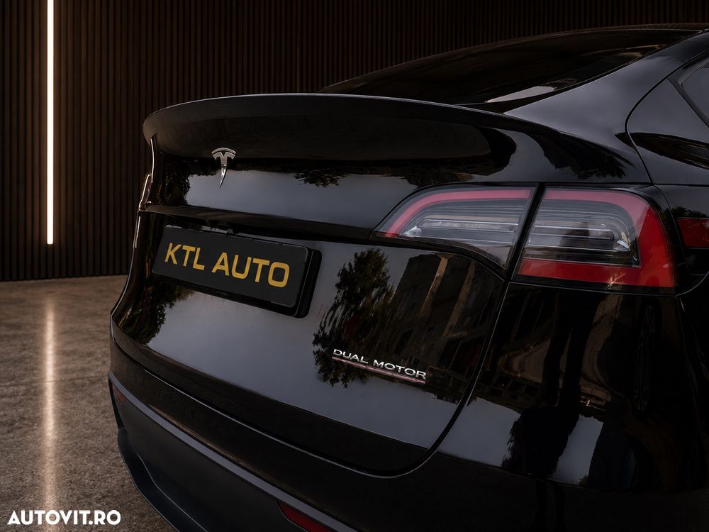 Tesla Model Y - 11