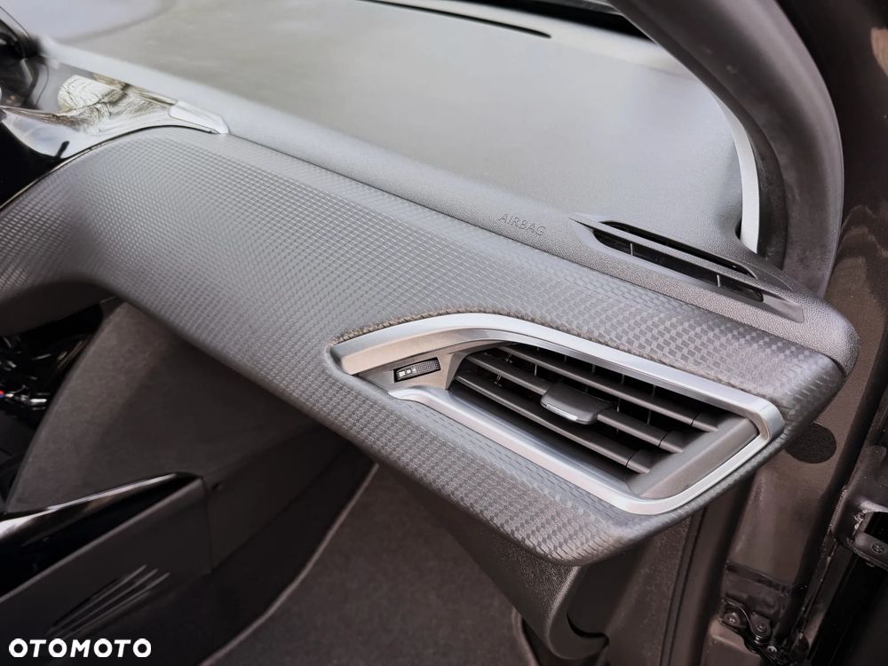 Peugeot 2008 PureTech 130 Stop&Start EAT6 Allure - 34