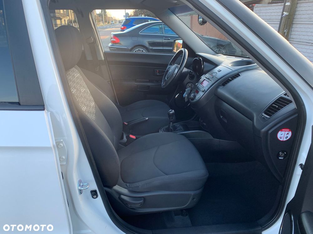 Kia Soul 1.6 CRDI Dream-Team Edition - 27
