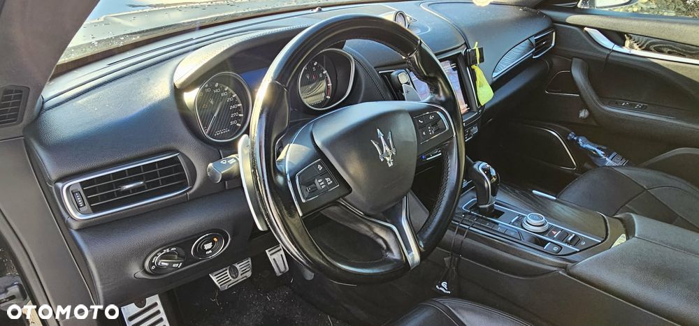 Maserati Levante Q4 GranSport - 11