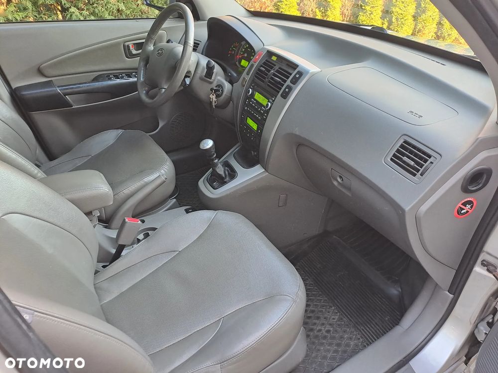 Hyundai Tucson 2.0 CRDi Premium - 28