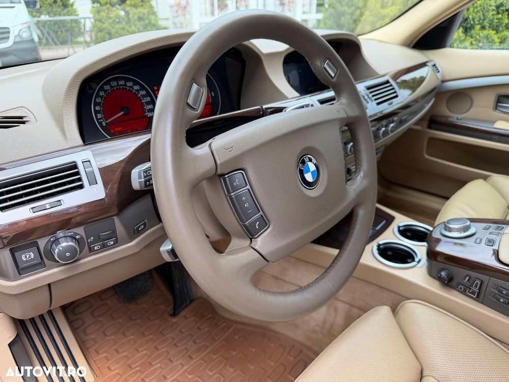 BMW Seria 7 730d A - 12