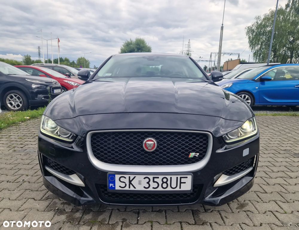 Jaguar XE - 6