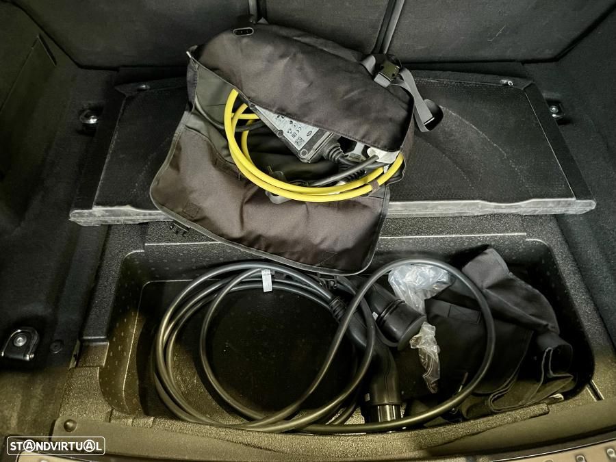 Land Rover Range Rover Evoque P300e R-Dynamic - 33