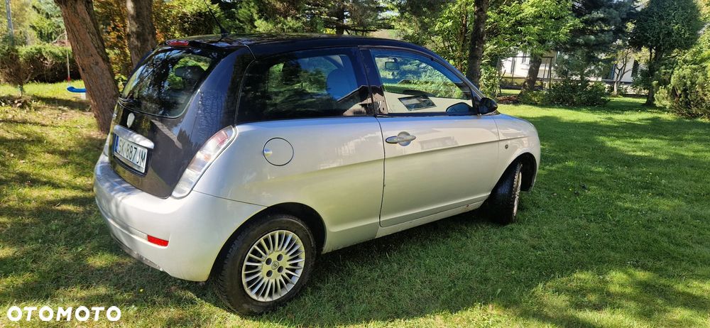 Lancia Ypsilon