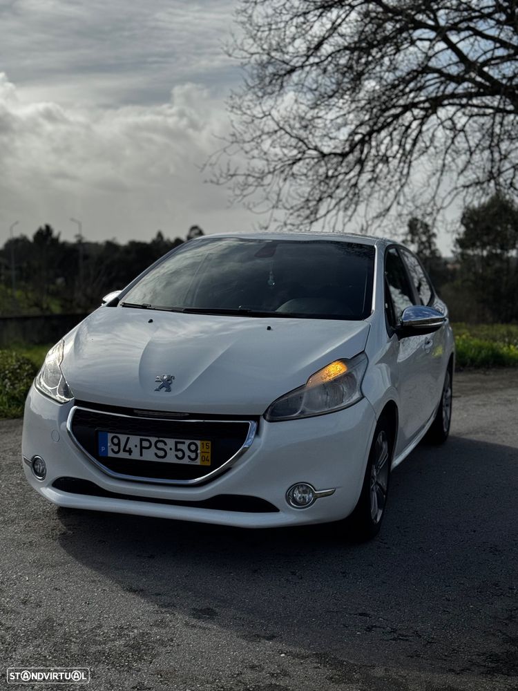 Peugeot 208 1.4 HDi SE Style - 2