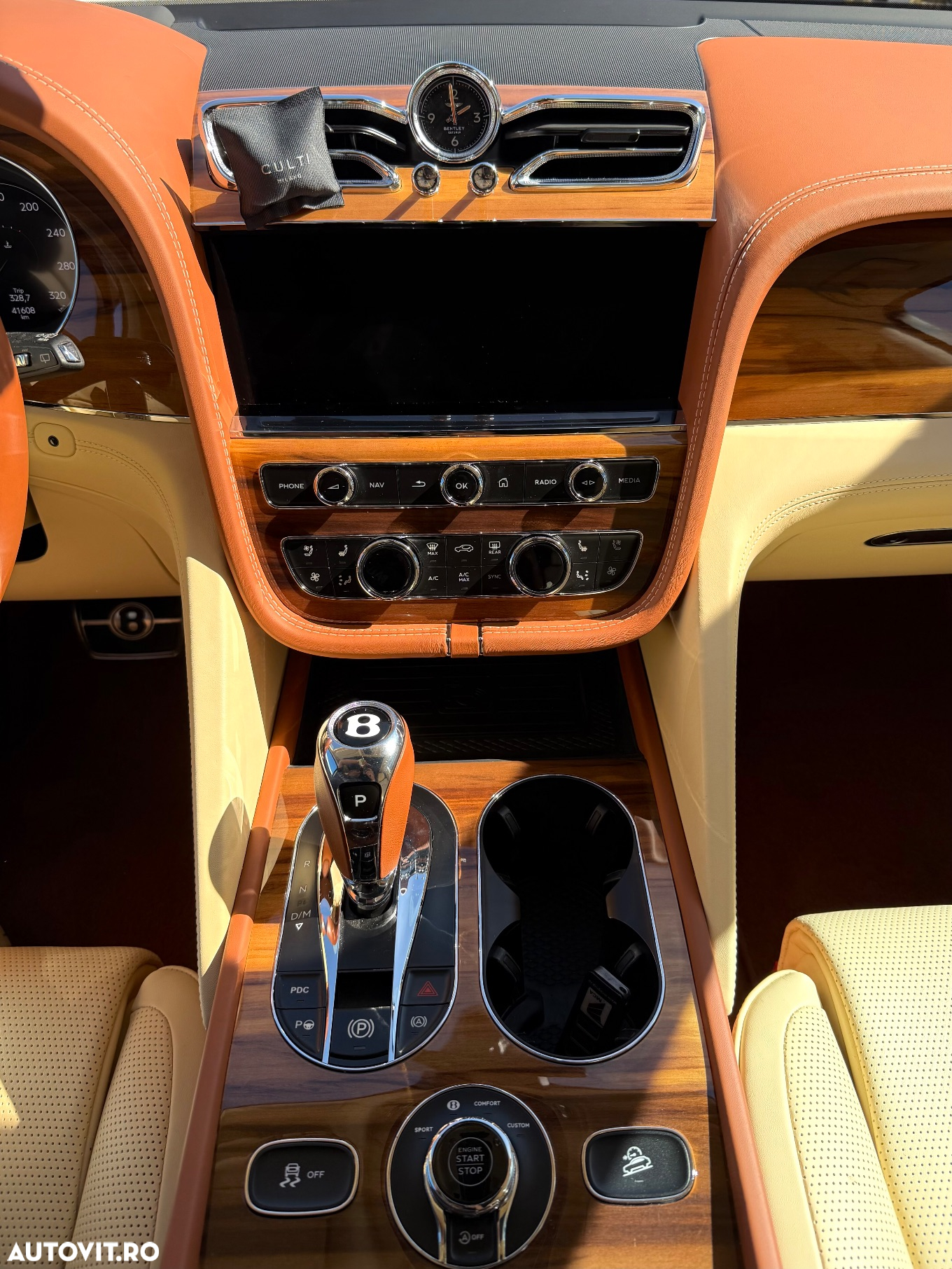 Bentley Bentayga - 12