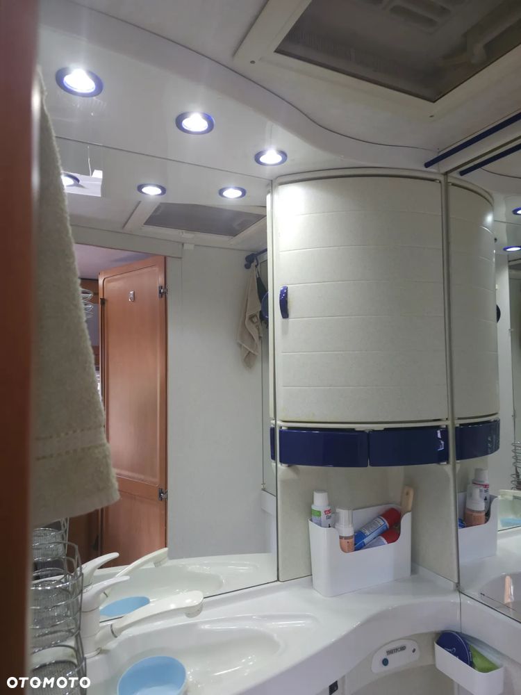 Hymer-Eriba Nova Swing 462A - 26