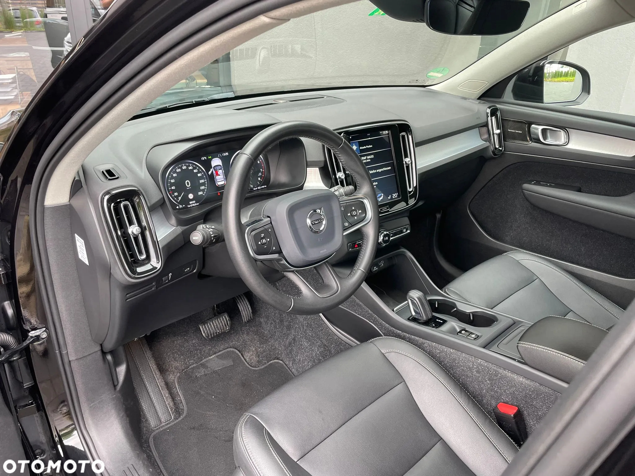 Volvo XC 40 T4 Momentum Pro - 23
