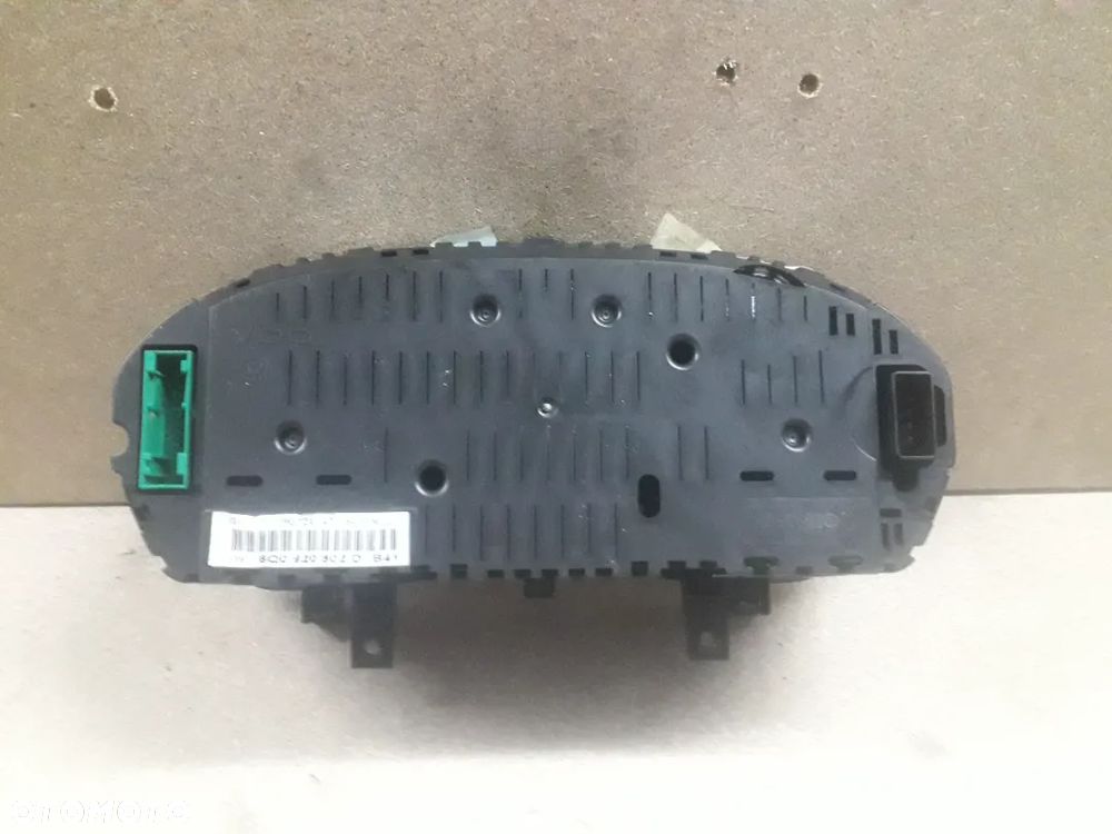 Licznik VW Polo 9N 2004 r. 1.4TDI 6Q0920802D. - 2