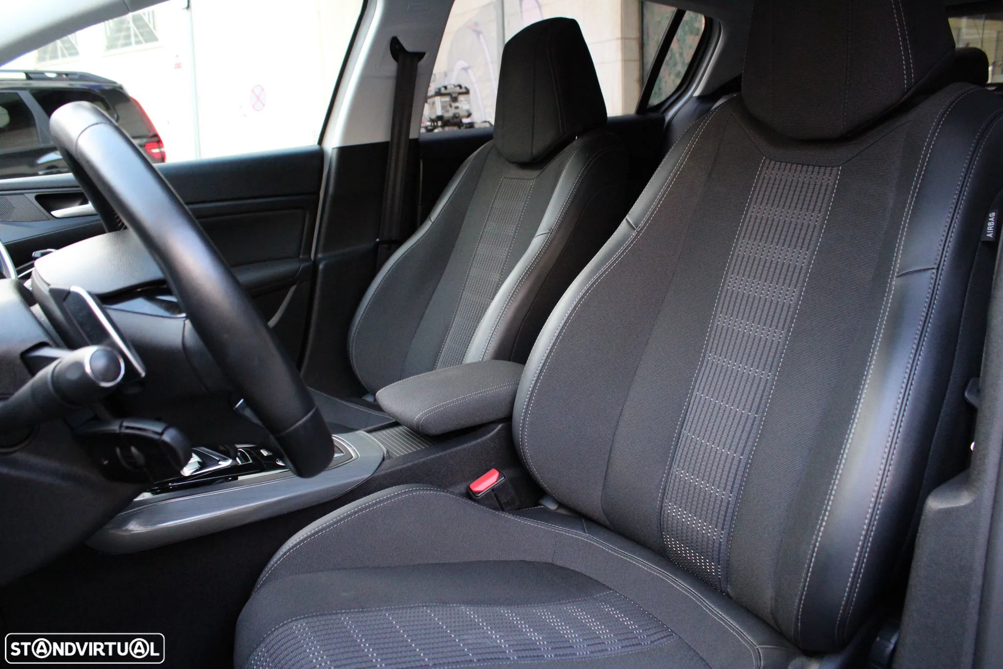 Peugeot 308 1.2 PureTech Allure EAT8 - 30