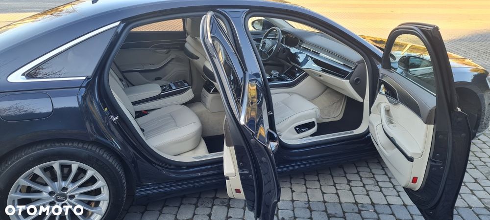 Audi A8 - 8