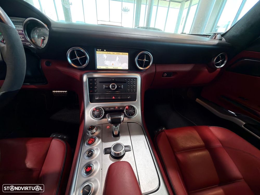 Mercedes-Benz SLS 63 AMG - 27