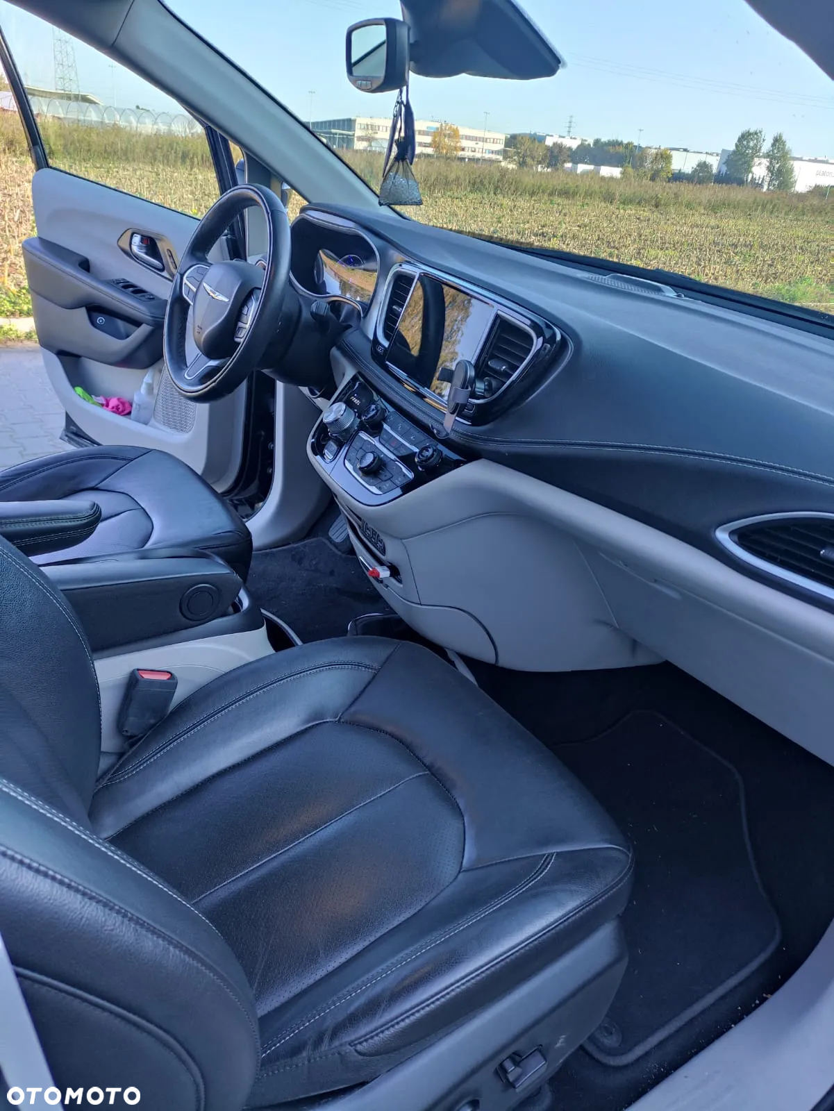 Chrysler Pacifica - 14