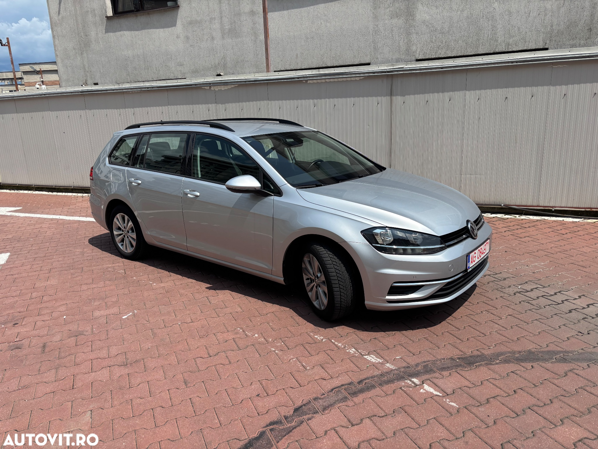 Volkswagen Golf 1.6 TDI DSG Comfortline - 29