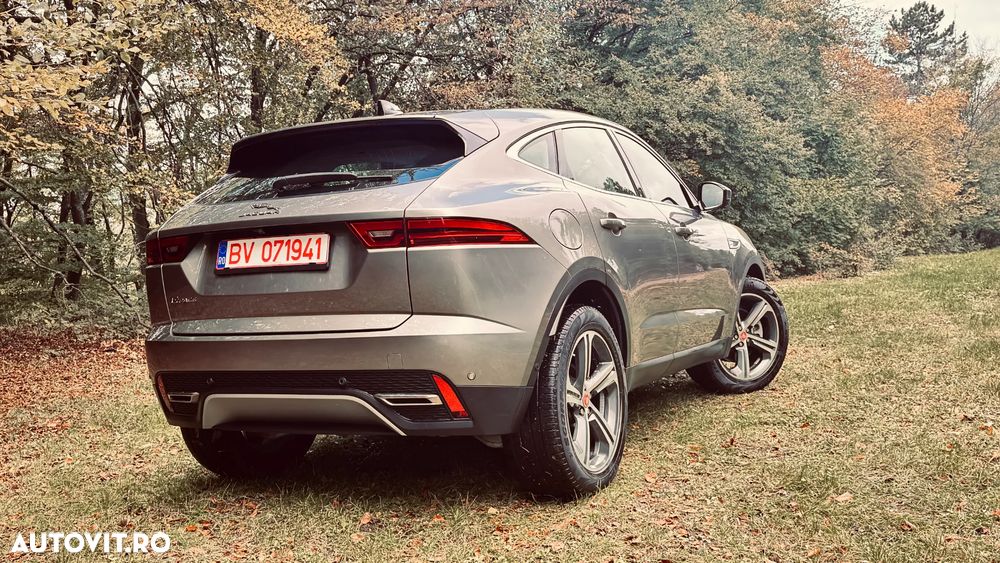 Jaguar E-Pace P270e AWD R-Dynamic SE - 4