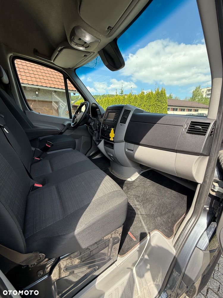 Mercedes-Benz Sprinter - 15
