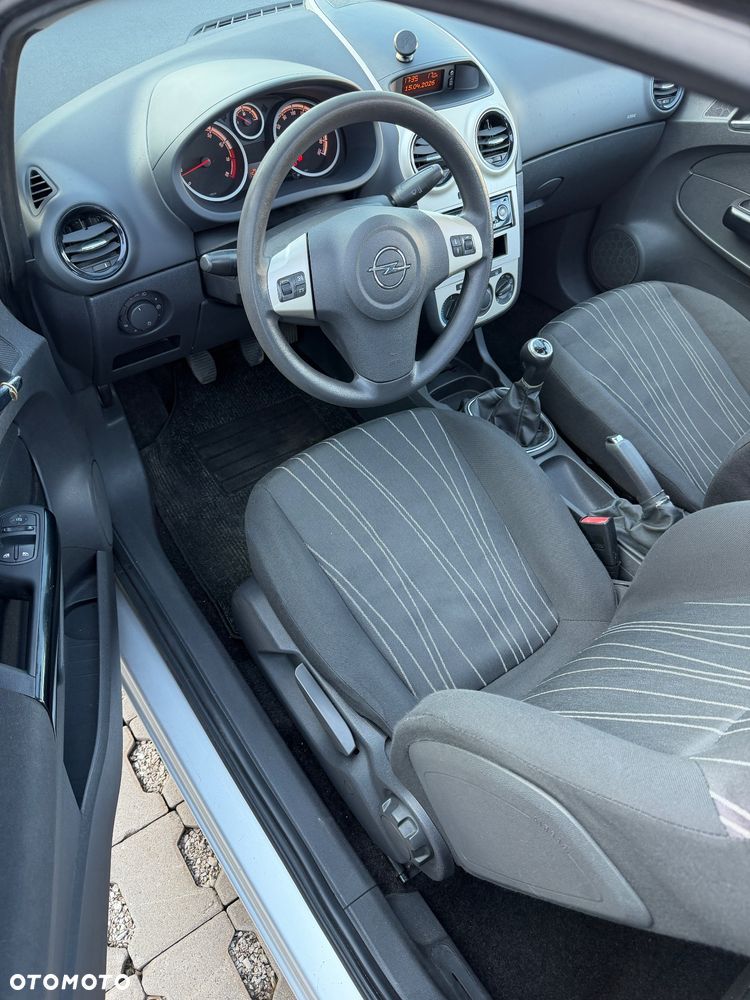 Opel Corsa 1.2 16V - 9
