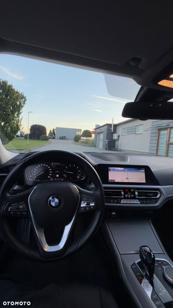 BMW Seria 3 318i - 22