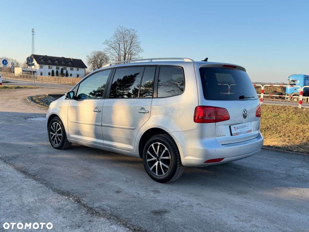 Volkswagen Touran 1.6 TDI DPF BlueMotion Technology DSG Highline - 26