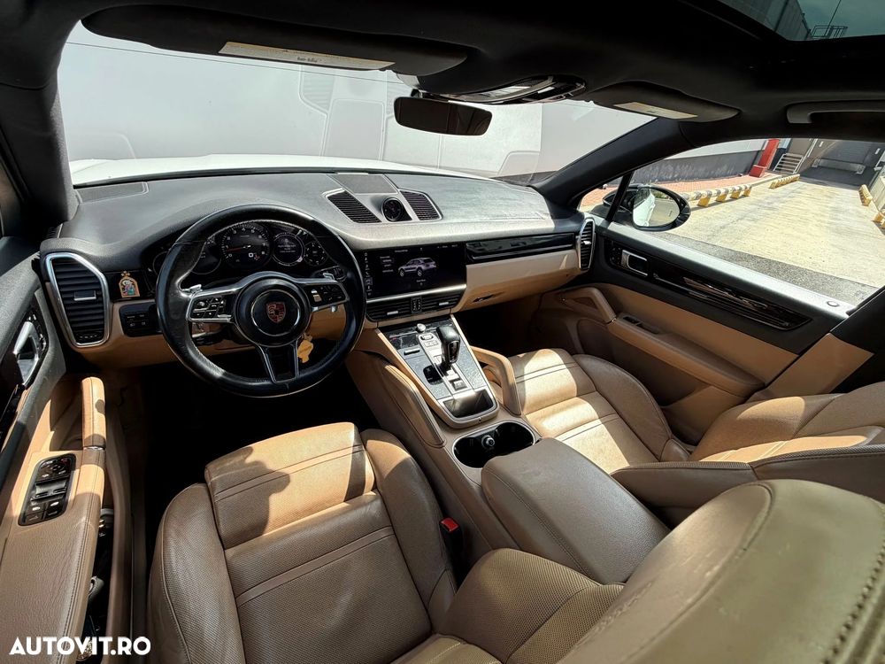 Porsche Cayenne - 9